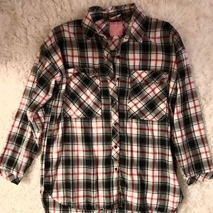 Women’s black/ white & red Flannel Shirt!
